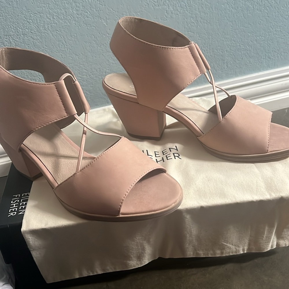$225 NIB Eileen Fisher Elegant Blush Heels, size 9.5